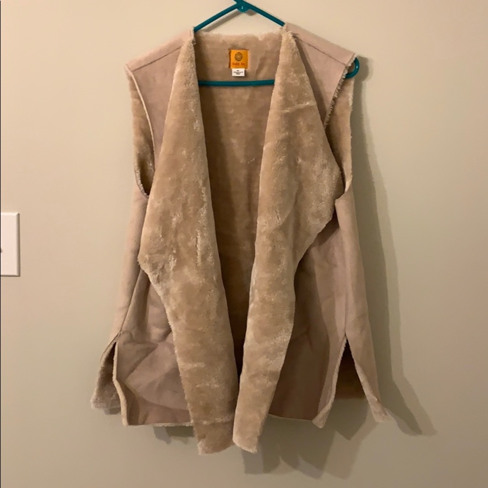 Never been worn before Ruby RD Lined vest size XL